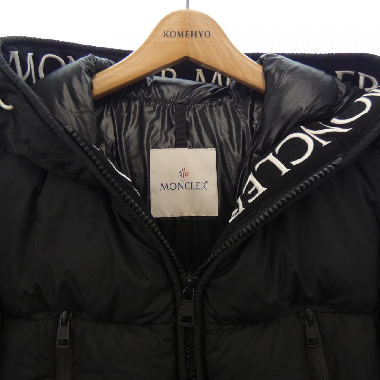 モンクレール MONCLER ダウンジャケット