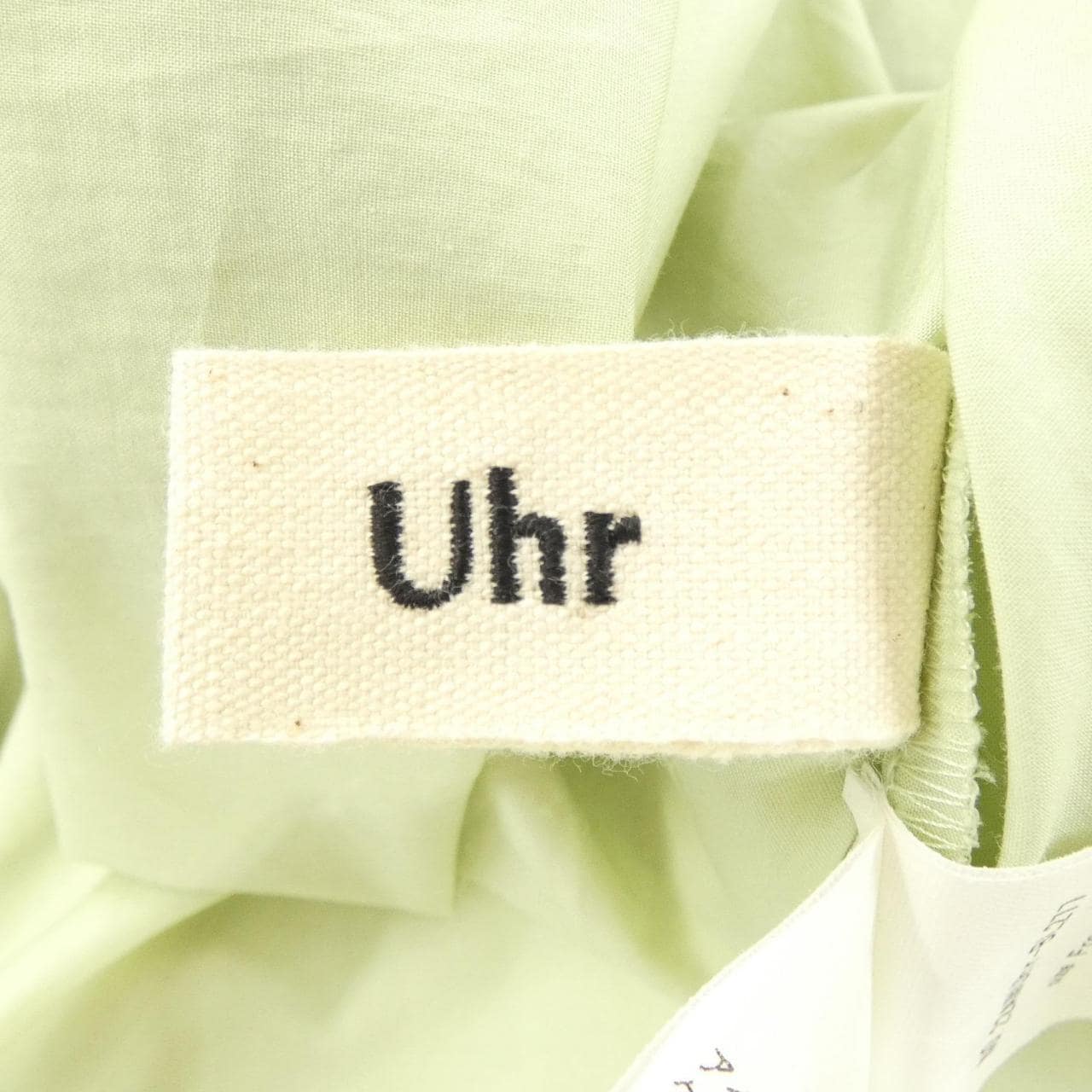 ウーア Uhr トップス