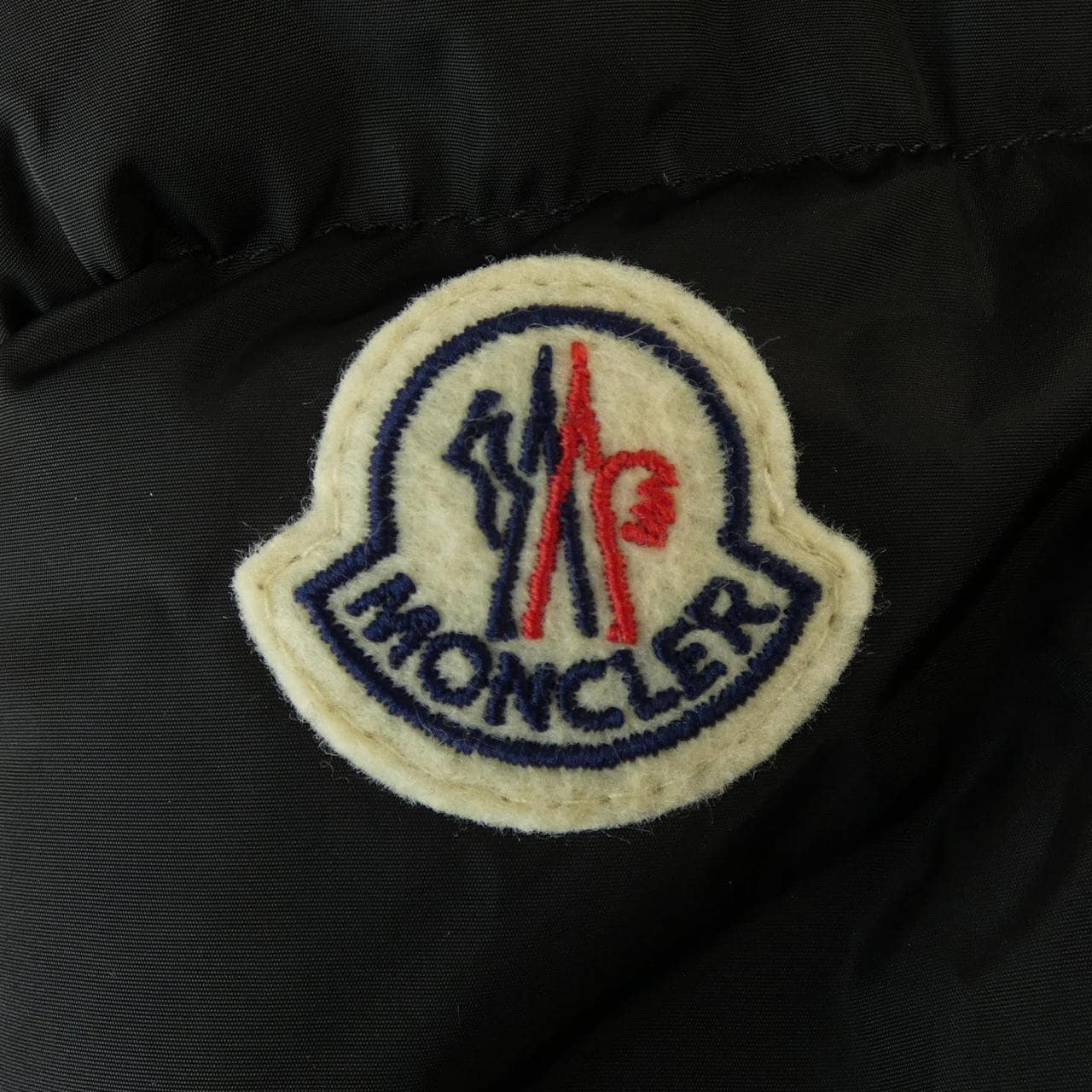 モンクレール MONCLER AVOCE ダウンジャケット