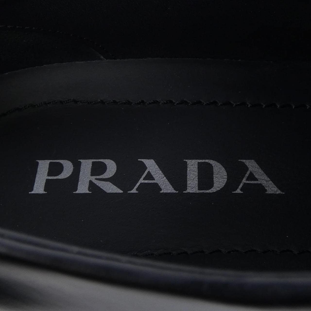 プラダ PRADA モノリス ローファー トライアングルロゴ 1D649M シューズ