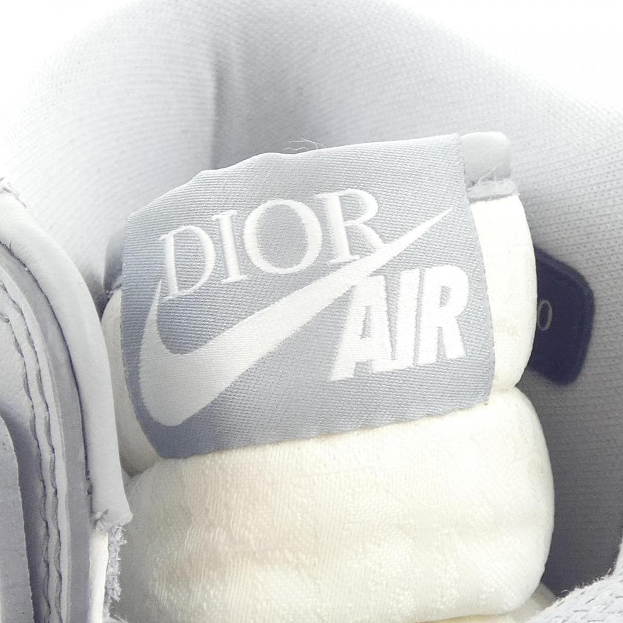 ディオール DIOR NIKE AIR JORDAN HIGH OG 3SH130ZDD スニーカー