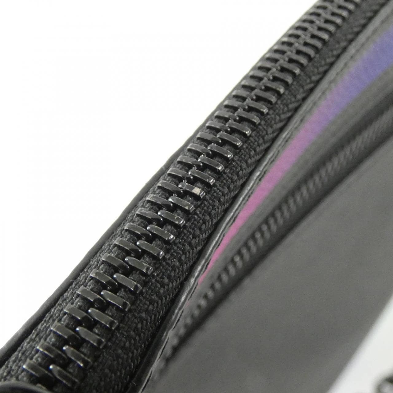 LOUIS VUITTON Taiga rainbow色 A4 手拿包 M30347 包