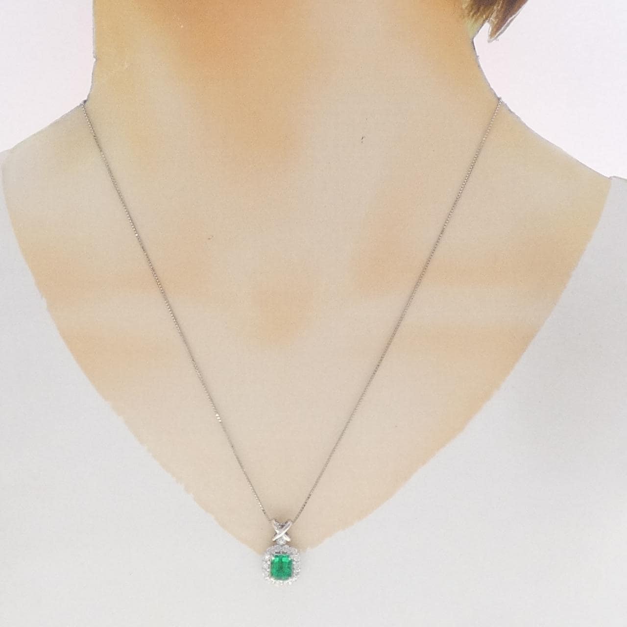 PT900/PT850 エメラルド ネックレス 1.37CT