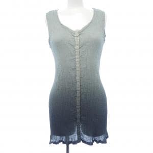 ミーイッセイミヤケ me ISSEY MIYAKE トップス