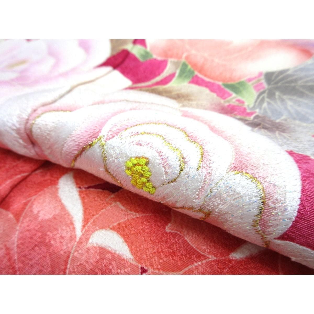 振袖　友禅金彩加工　刺繍入りボカシ染