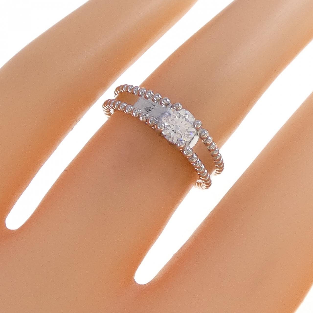 ヴァンクリーフ&アーペル エステル ソリティア リング 0.32CT D VVS2 3EXT