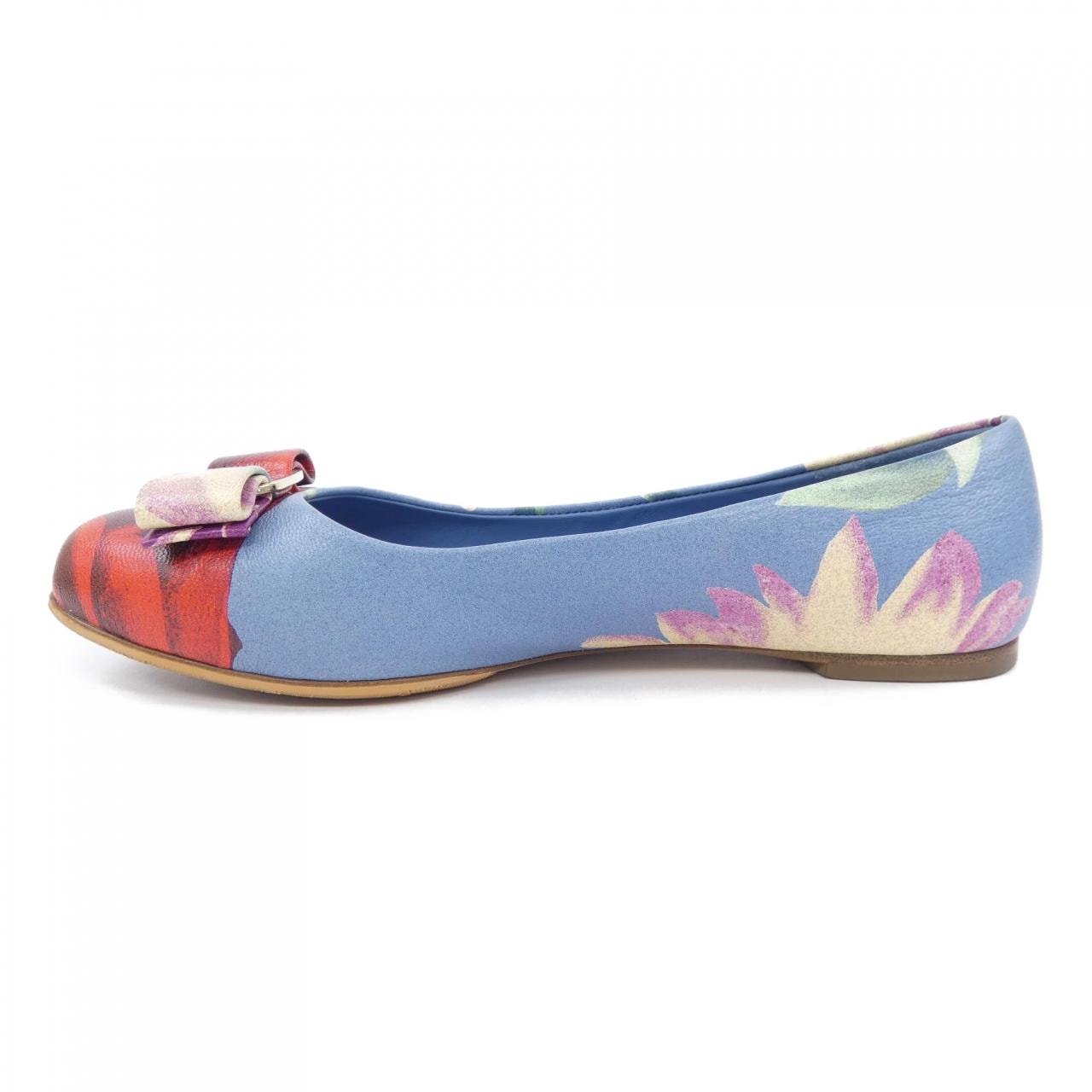 サルヴァトーレフェラガモ SALVATORE FERRAGAMO フラットシューズ