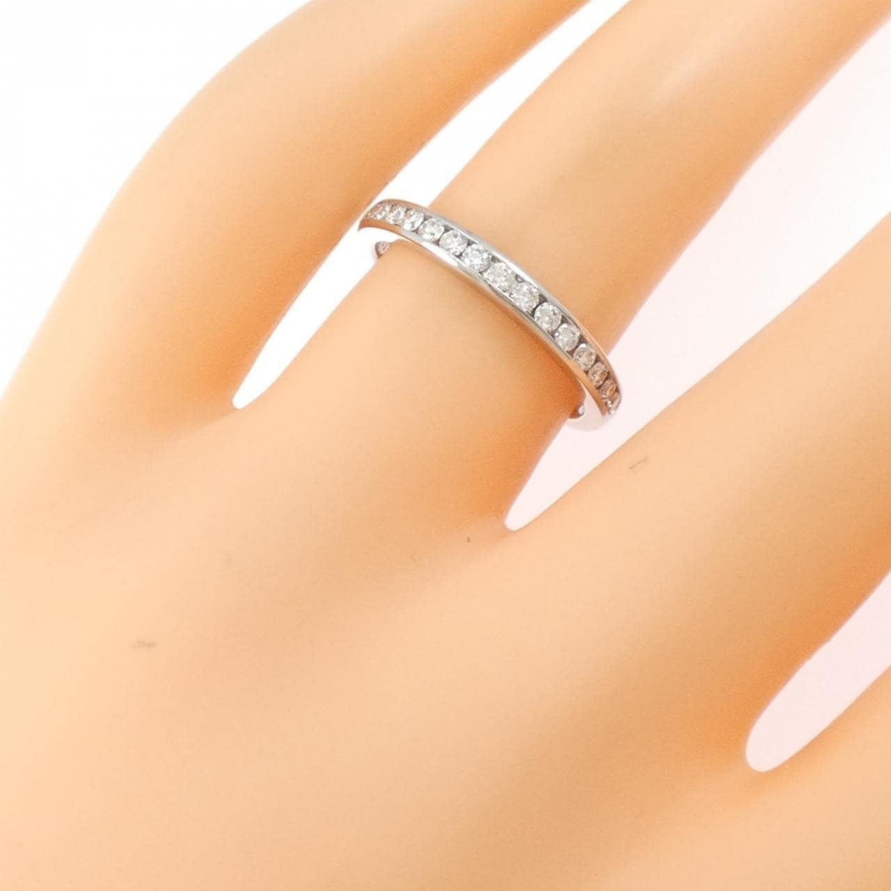 ティファニー ハーフサークル チャネルセッティング リング