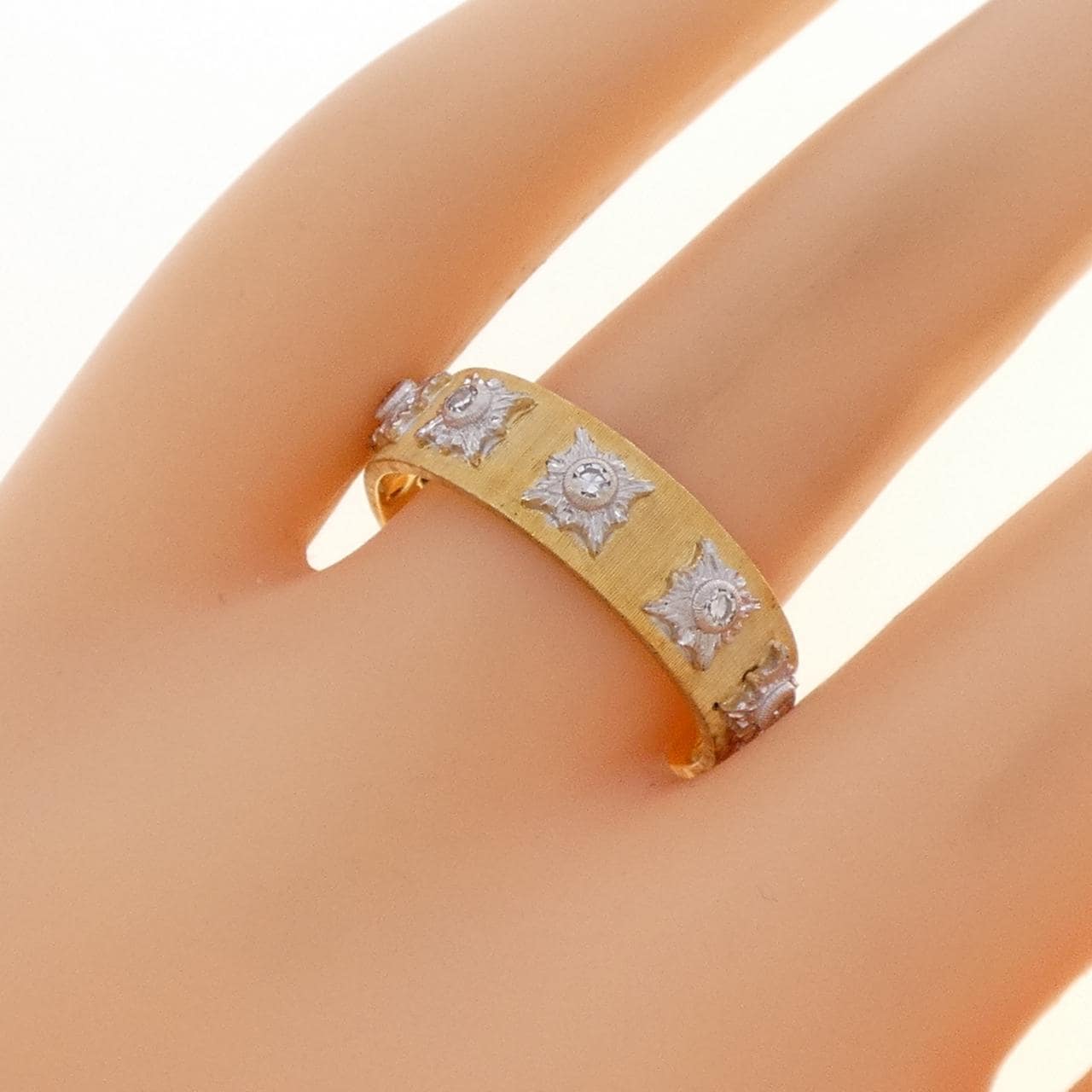 Federico BUCCELLATI Diamond ring