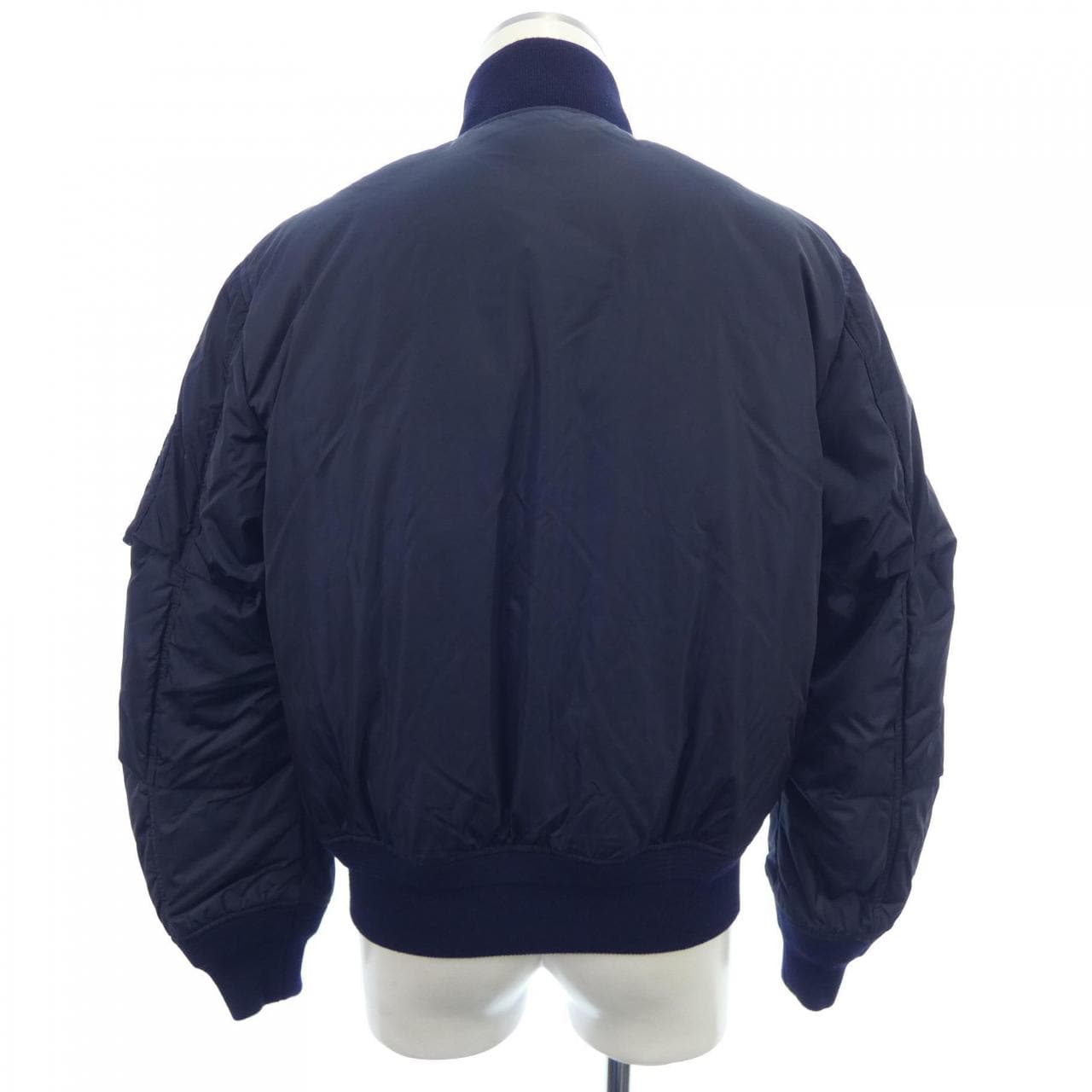 モンクレール MONCLER ダウンジャケット