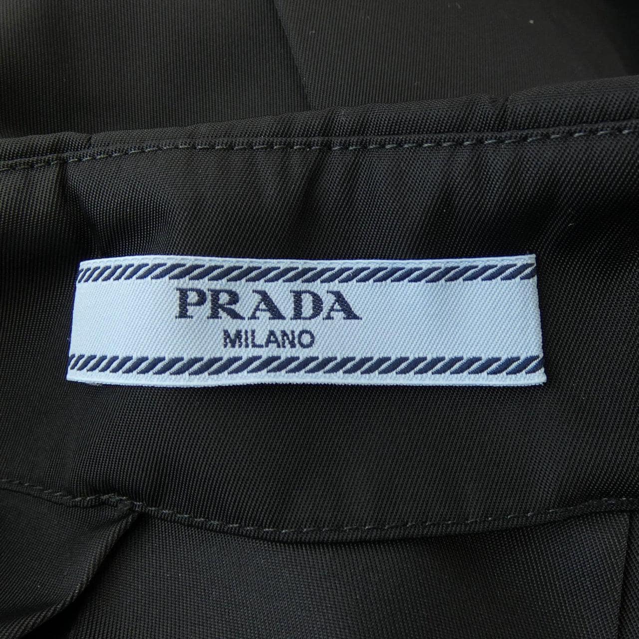 プラダ PRADA RE-NYLON プリーツ ミニスカート トライアングルロゴ 21H922 S222 1WQ8 スカート