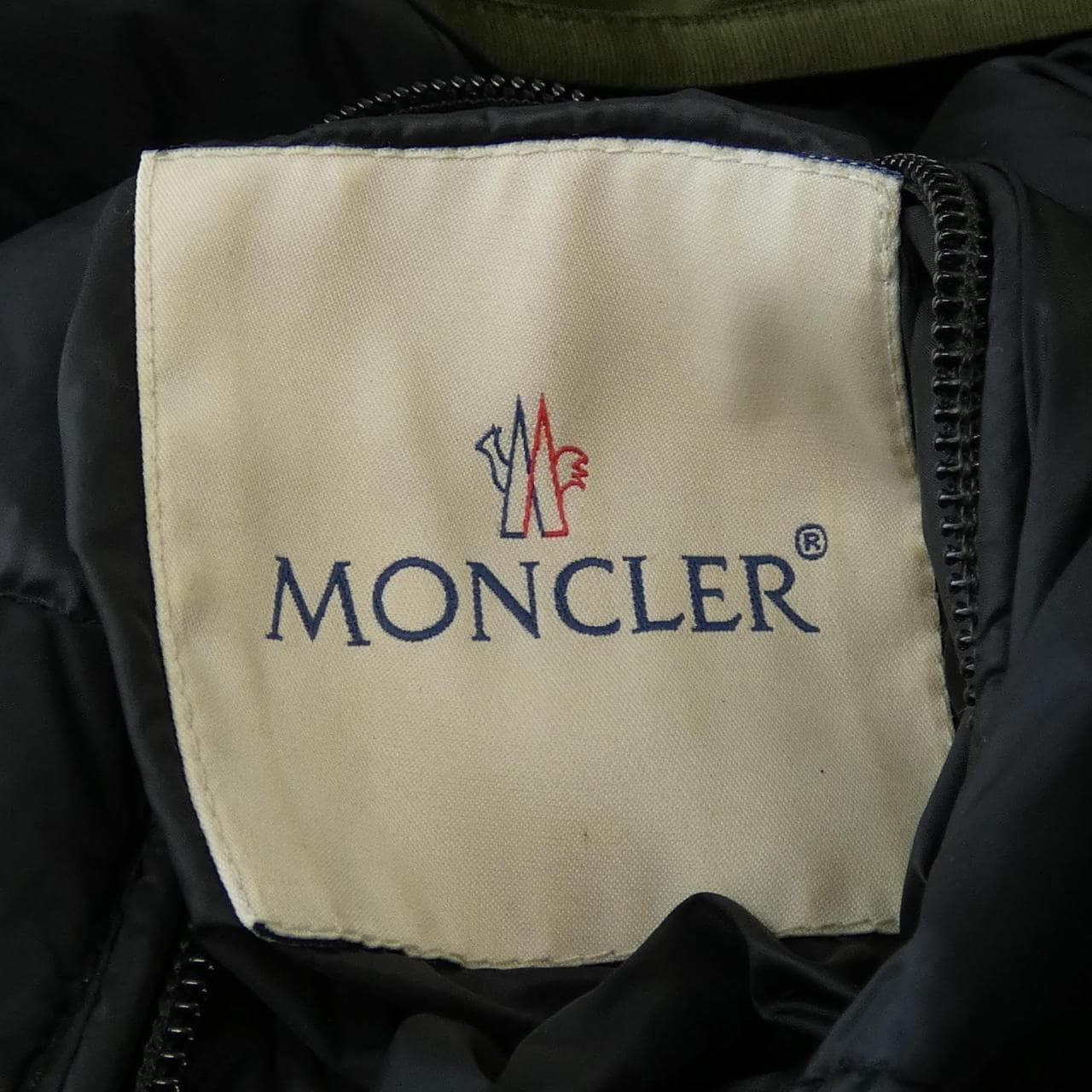 モンクレール MONCLER ダウンジャケット