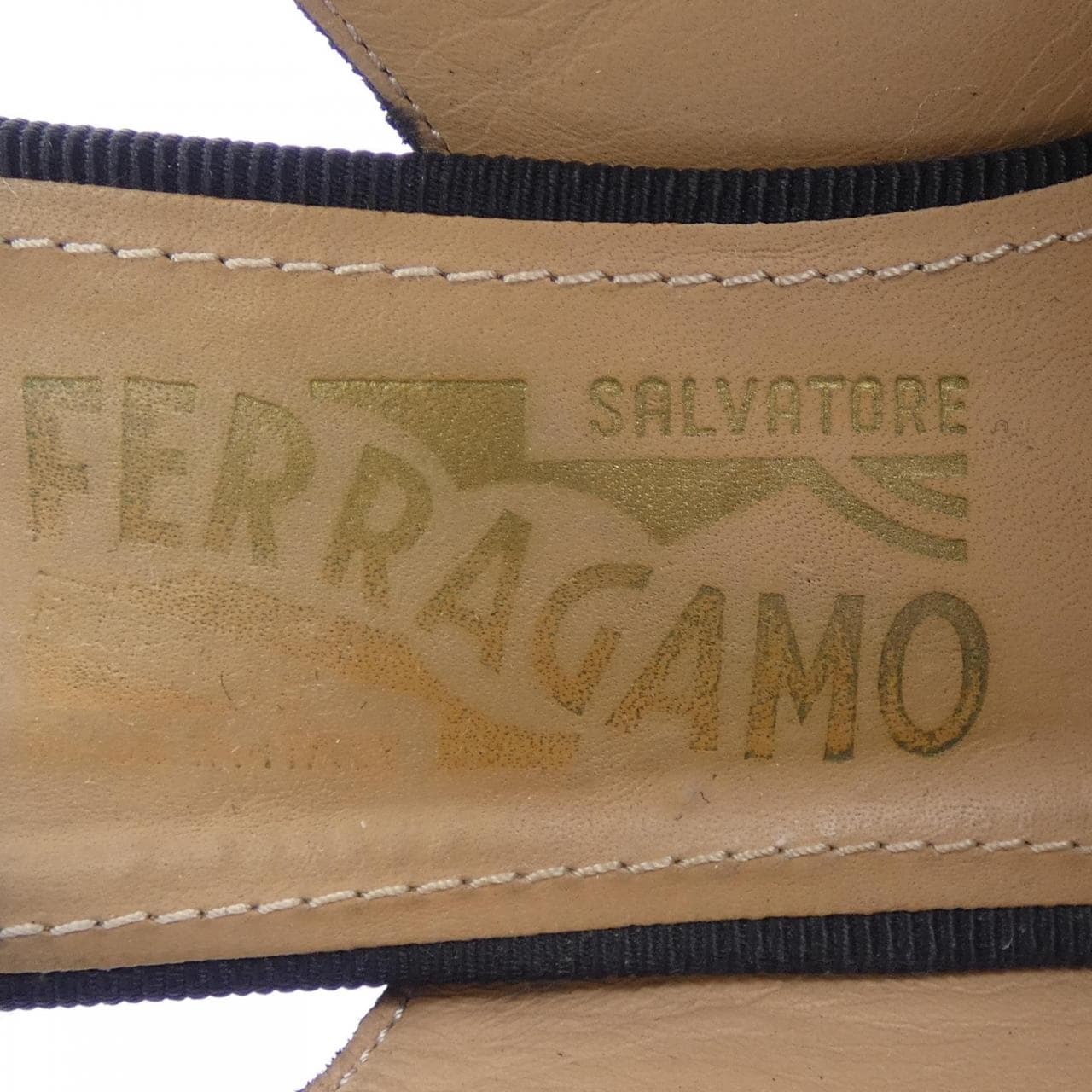 サルヴァトーレフェラガモ SALVATORE FERRAGAMO DG48057 パンプス