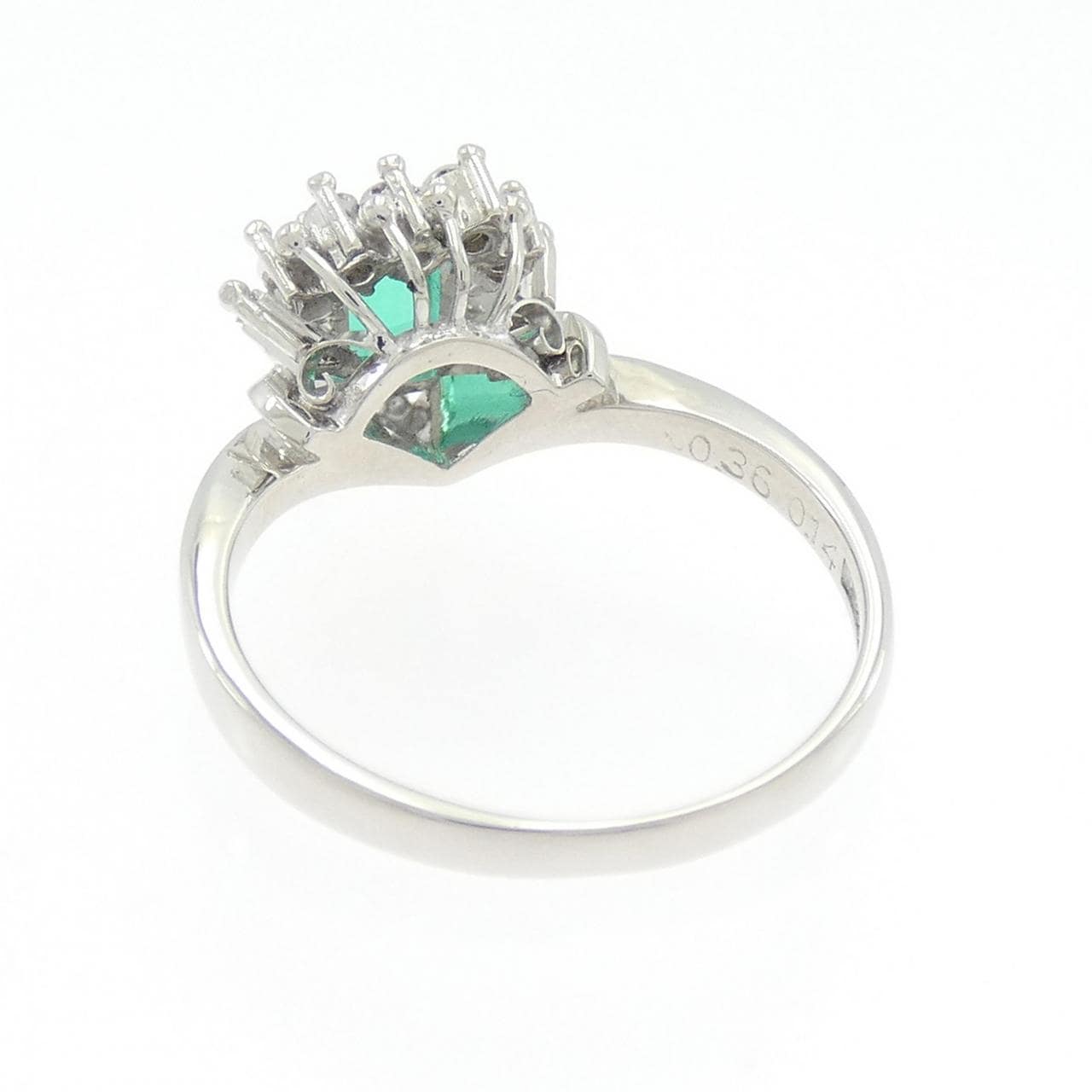 PT900 エメラルド リング 0.36CT