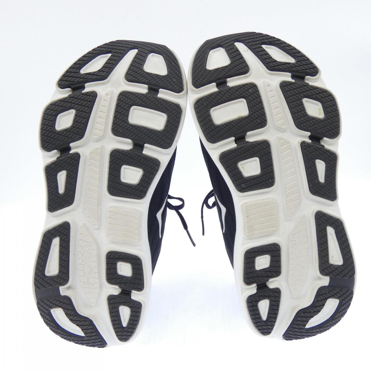 ホカオネオネ HOKA ONE ONE スニーカー