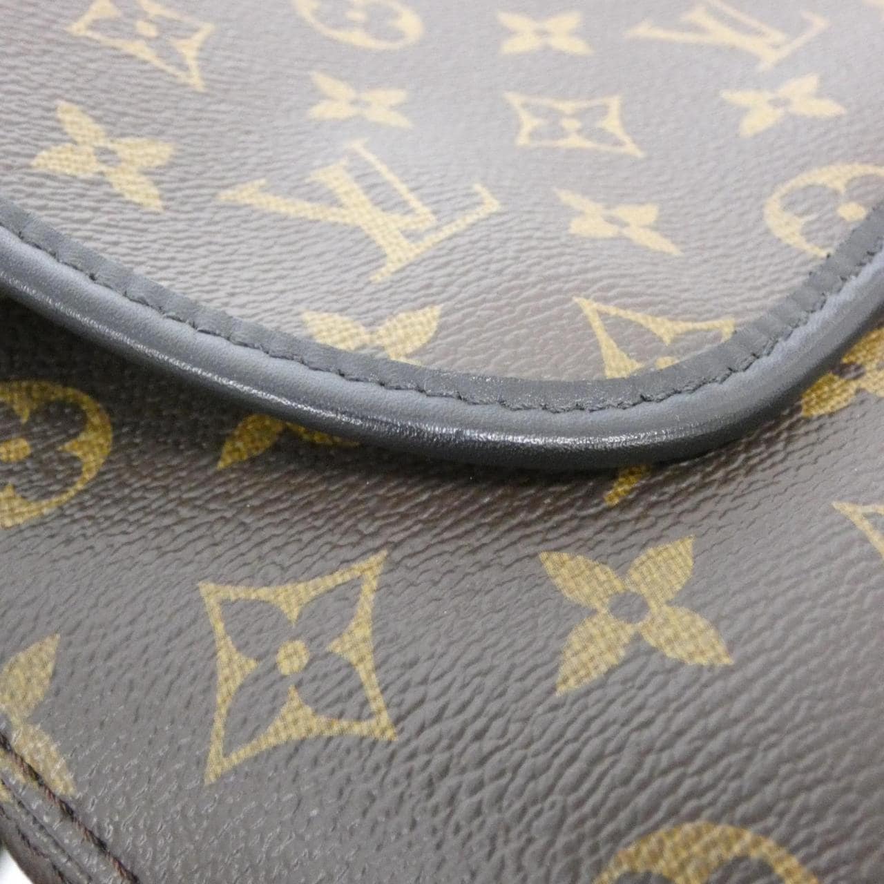 ルイヴィトン モノグラム マカサー マグネティック メッセンジャー M45557 ショルダーバッグ