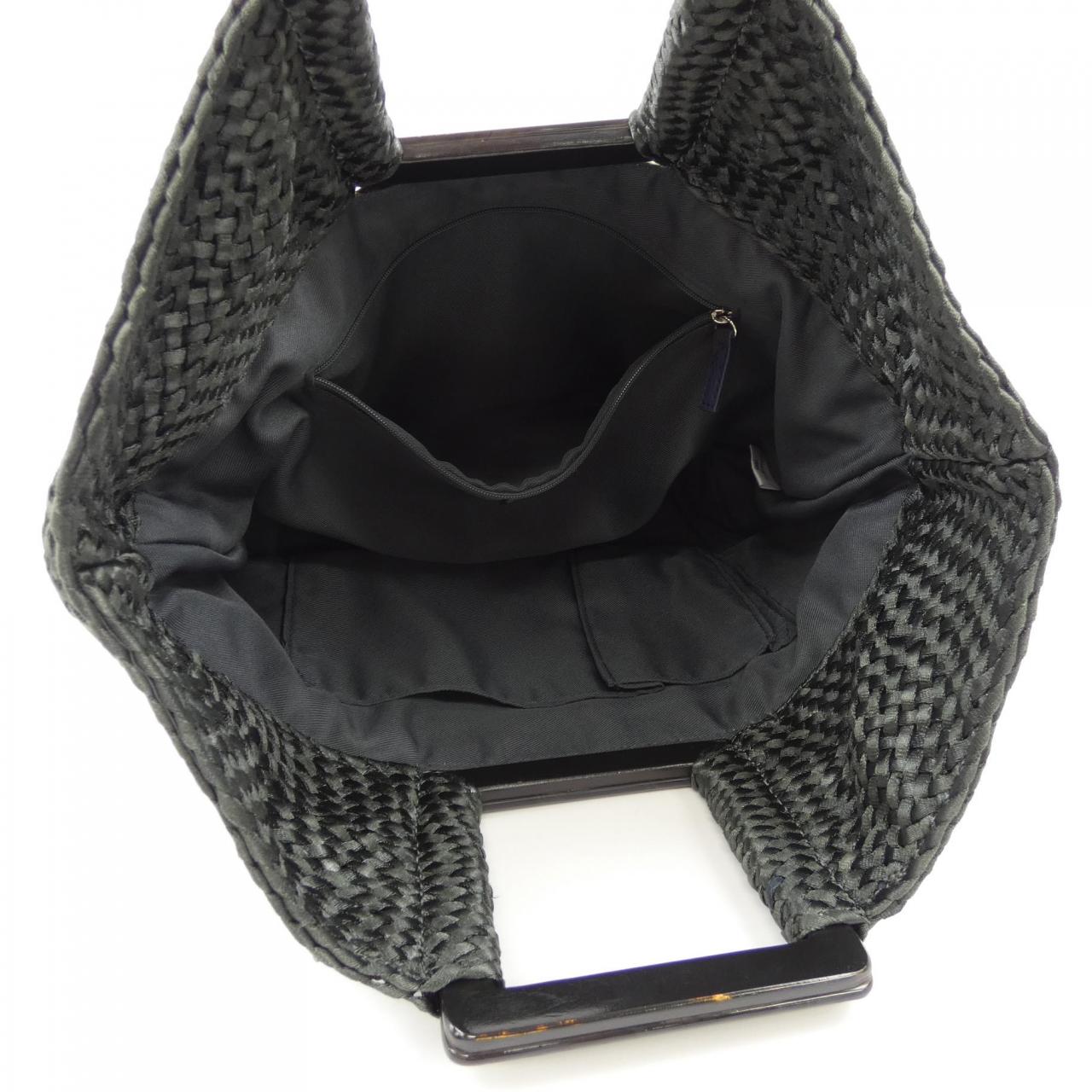 ear BAG