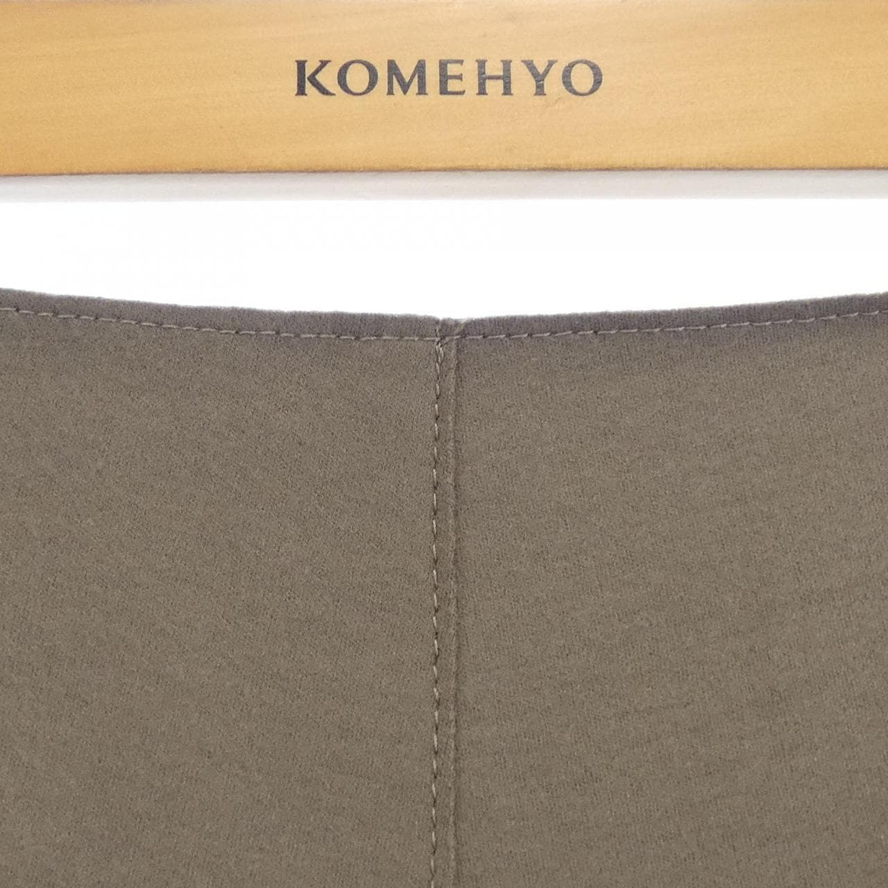 ベイジュ BEIGE. スカート