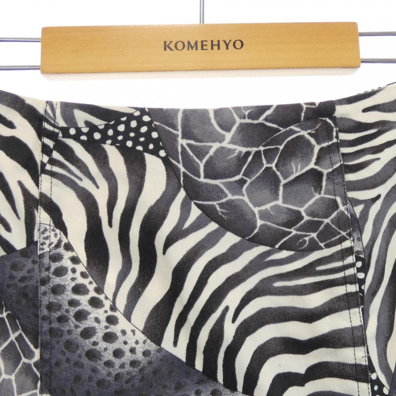 サルヴァトーレフェラガモ SALVATORE FERRAGAMO スカート