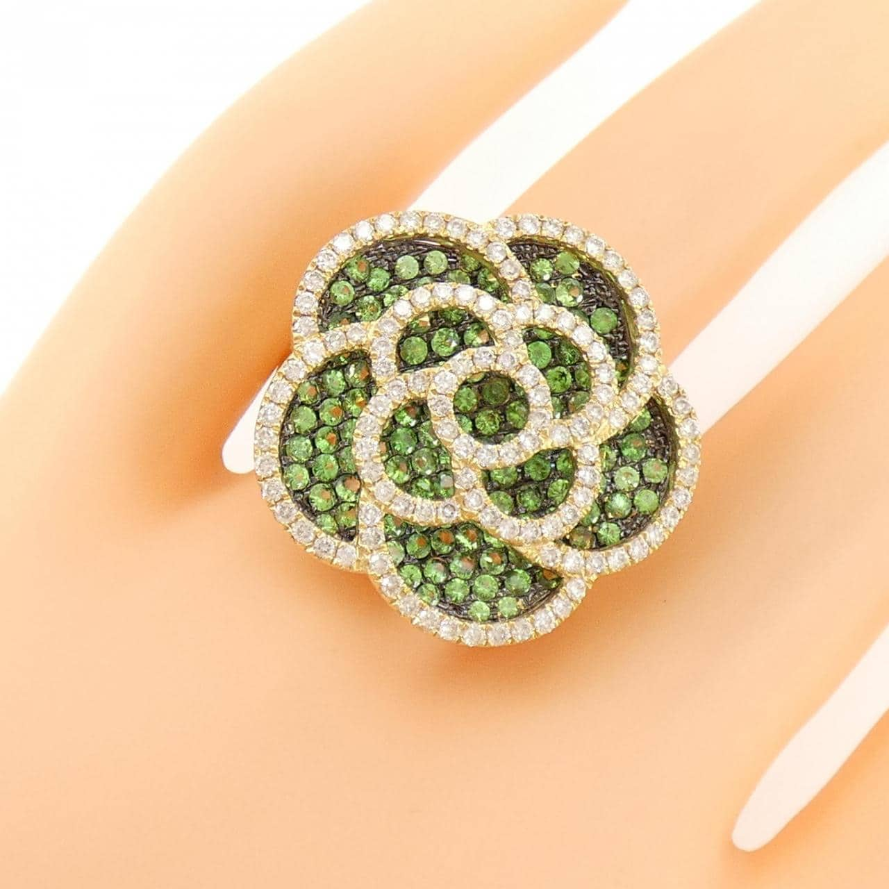 K18YG/K18BG Flower Green Garnet Ring 2.00CT