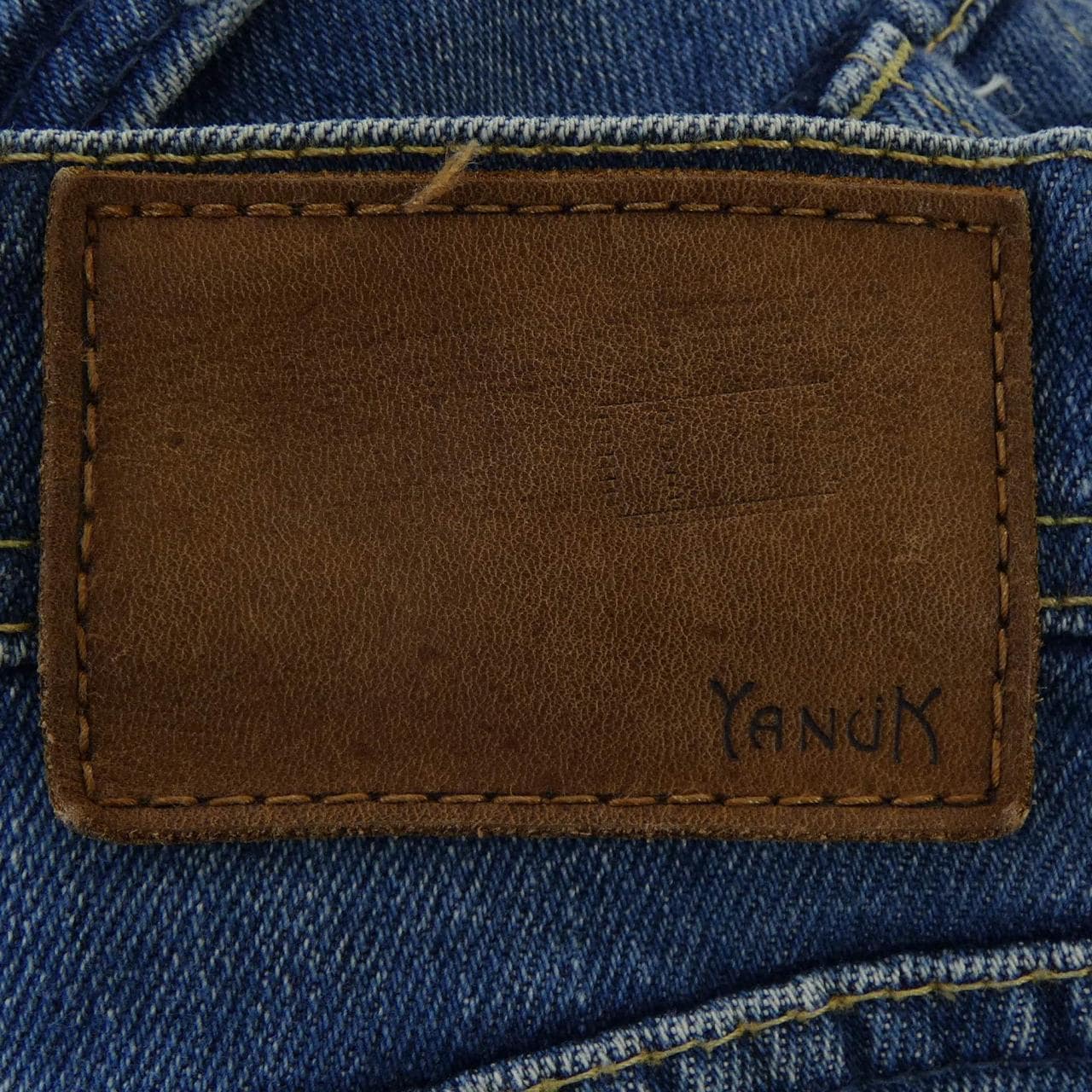 ヤヌーク YANUK ジーンズ