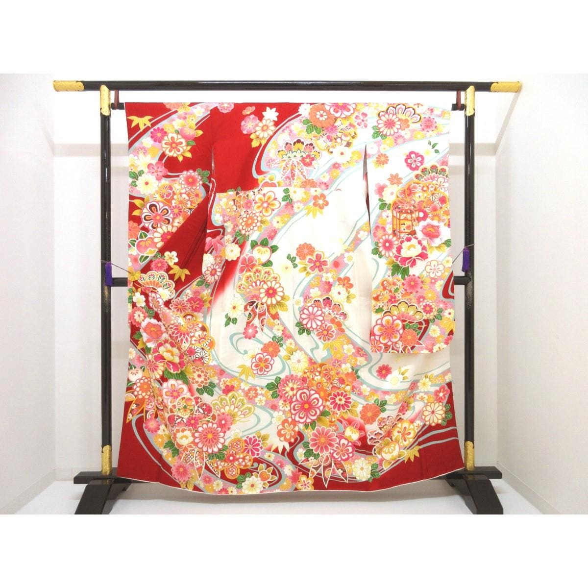 振袖　友禅金彩加工　刺繍入りボカシ染