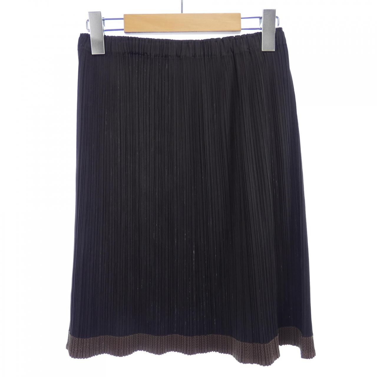 百褶PLEATS PLEASE裙子