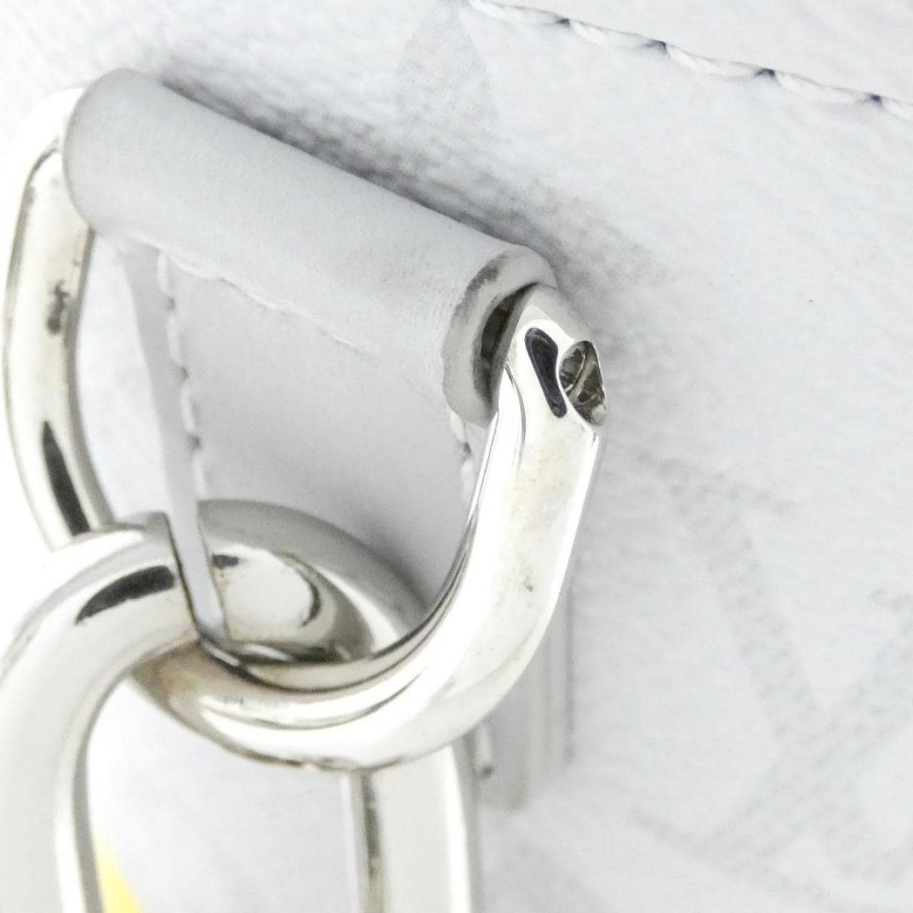 LOUIS VUITTON白色Monogram Logo 粉笔纳米包 M44631 单肩包