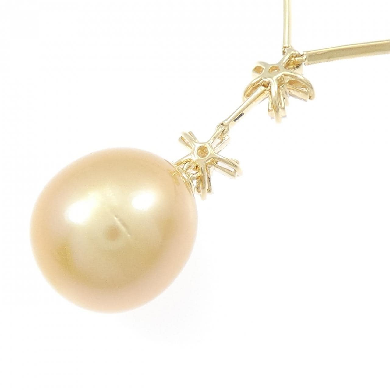 K18YG フラワー 白蝶パール ネックレス 15.4mm