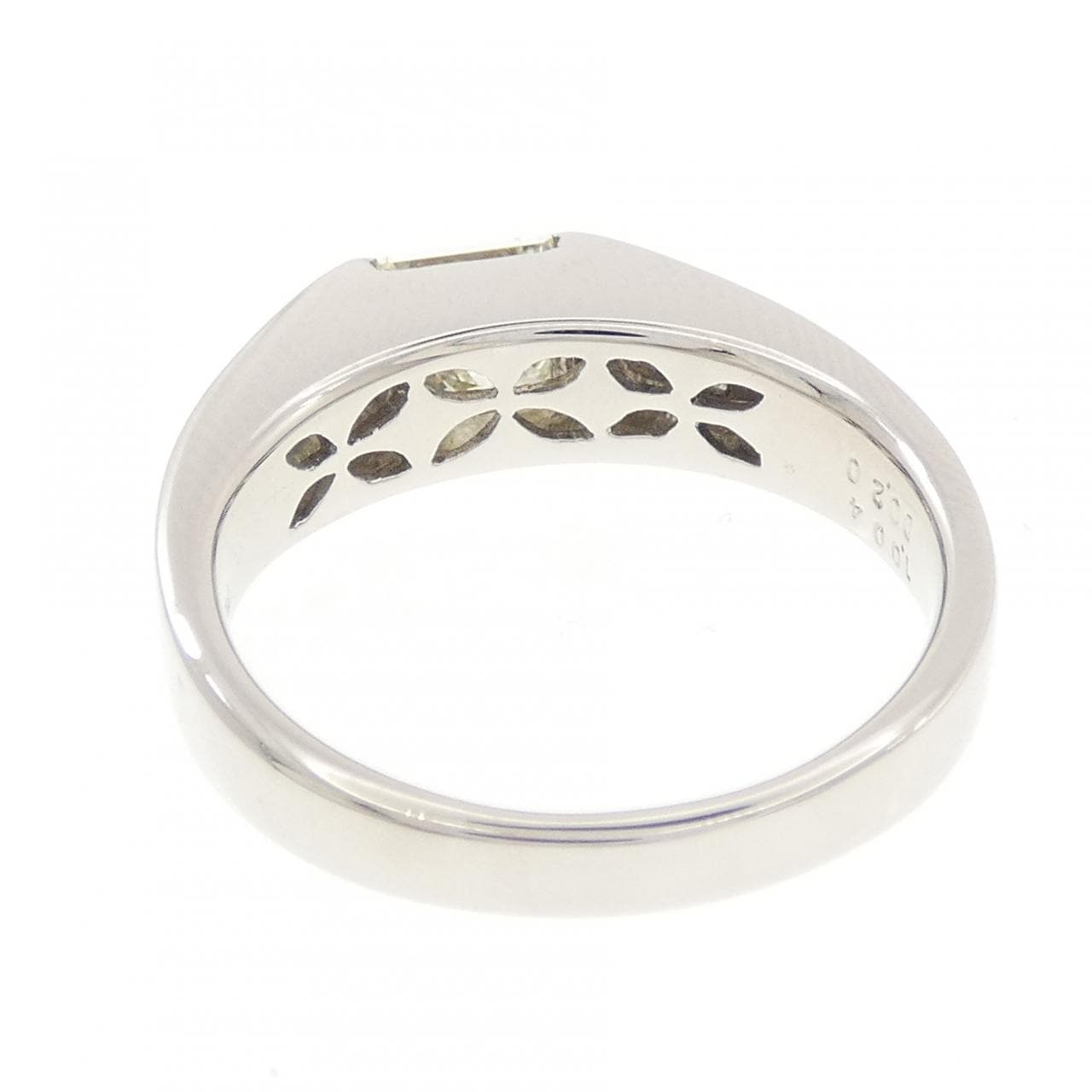 PT900 ダイヤモンド リング 1.004CT
