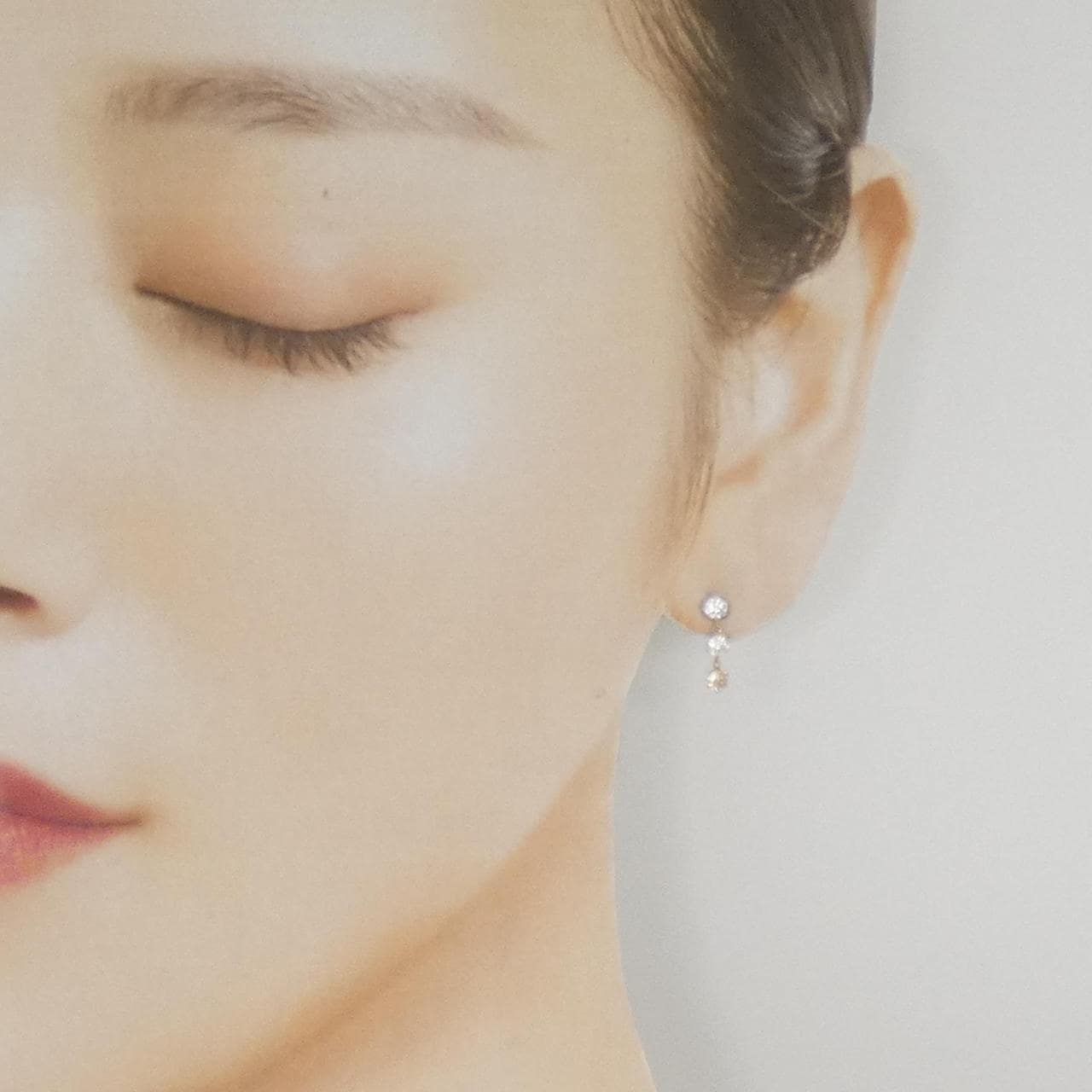 K10YG キュービック ピアス