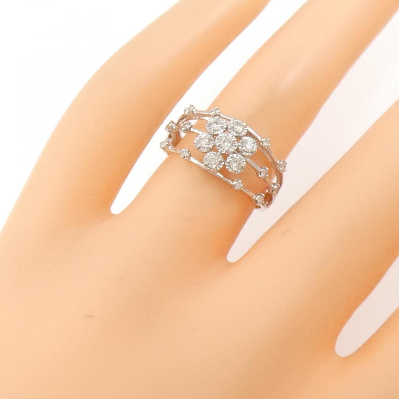 K18WG フラワー ダイヤモンド リング 0.25CT