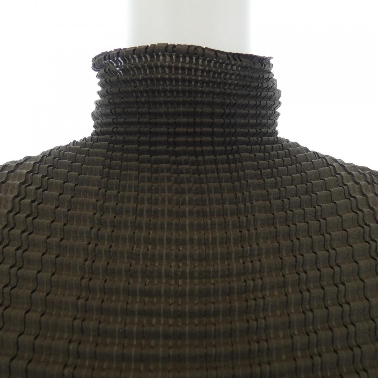 イッセイミヤケ ISSEY MIYAKE IM21FJ402 トップス