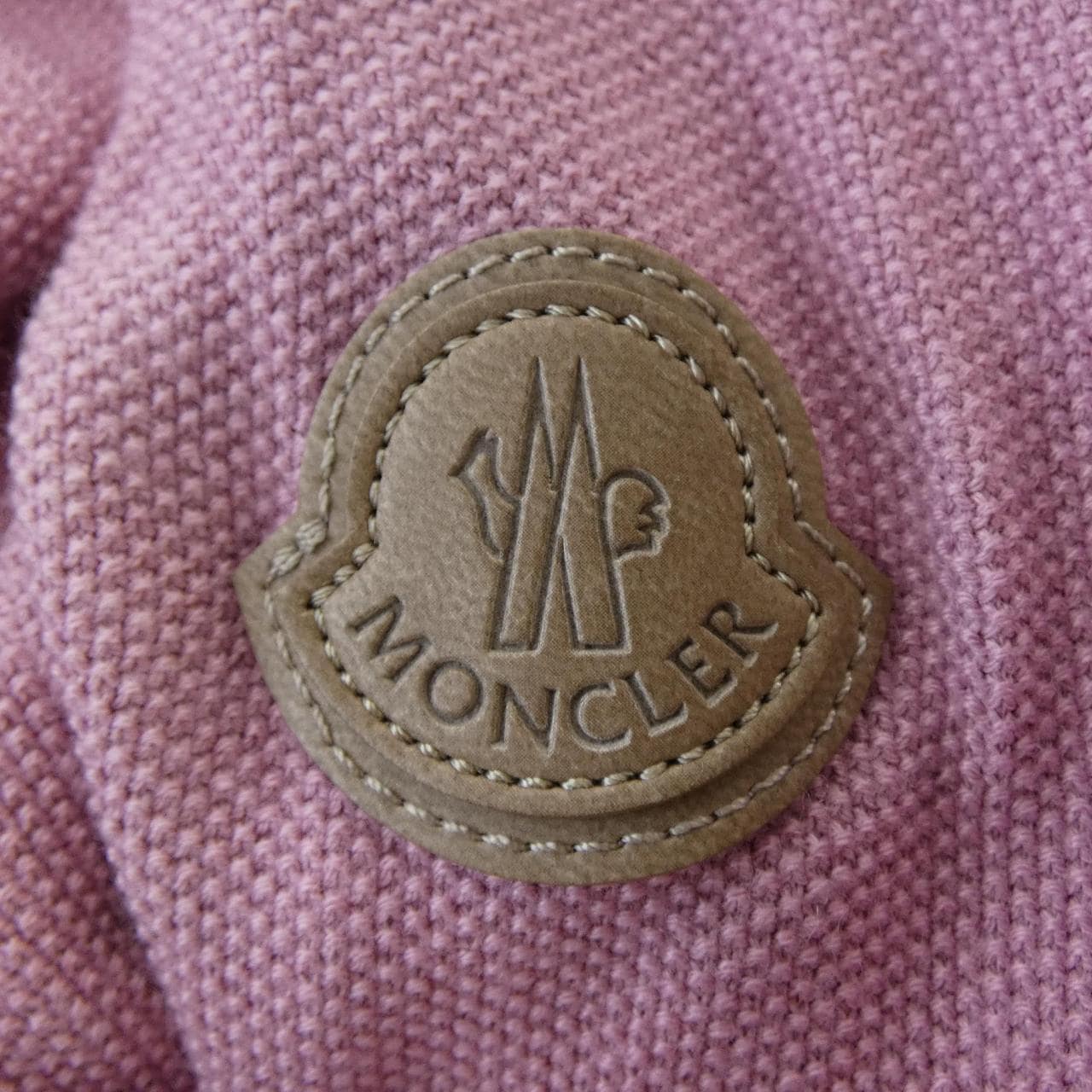 MONCLER MONCLER J10919C00008 上衣