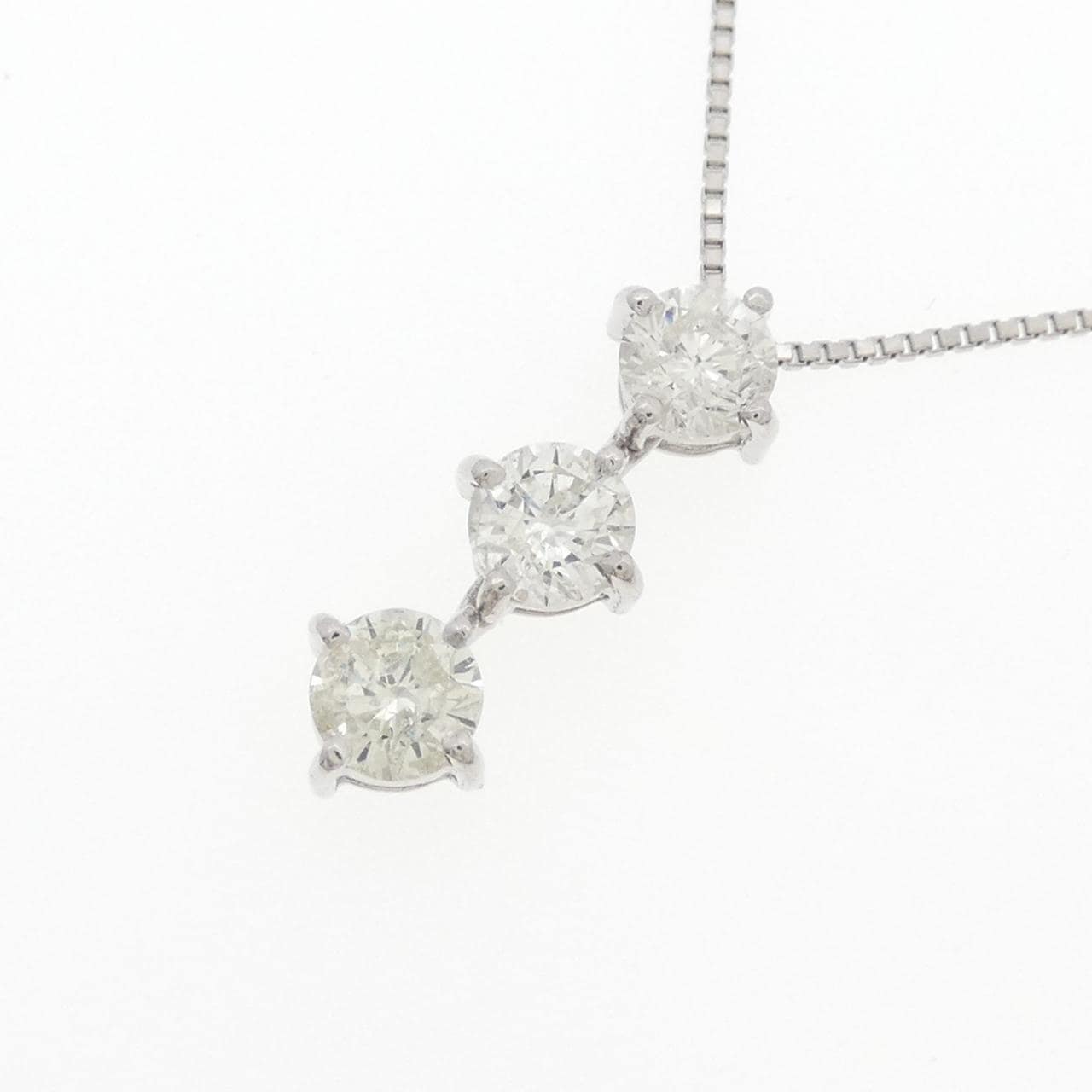 PT900/PT850 三石钻石项链 1.00 克拉