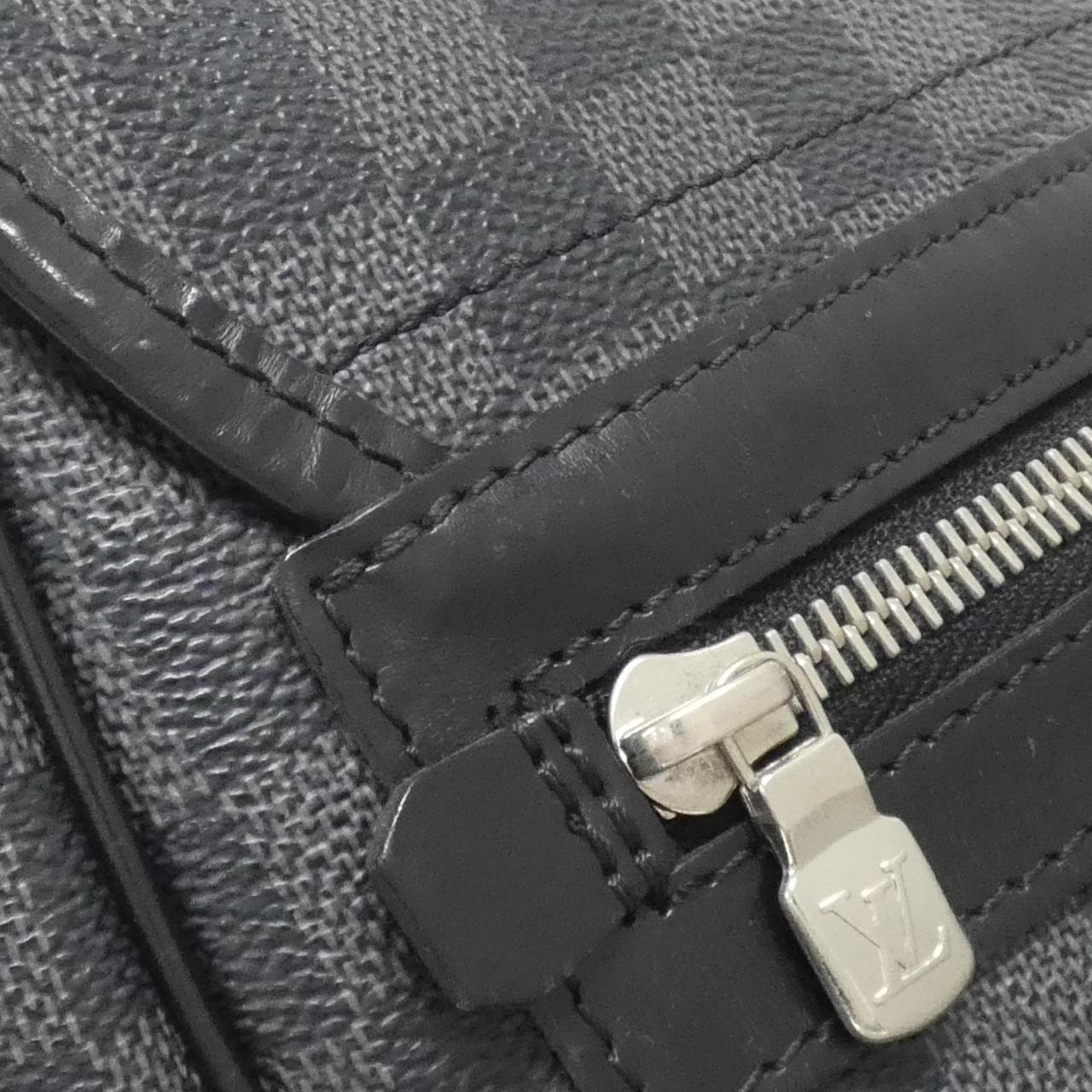 LOUIS VUITTON Damier Graphite Daniel GM N58033 Shoulder Bag