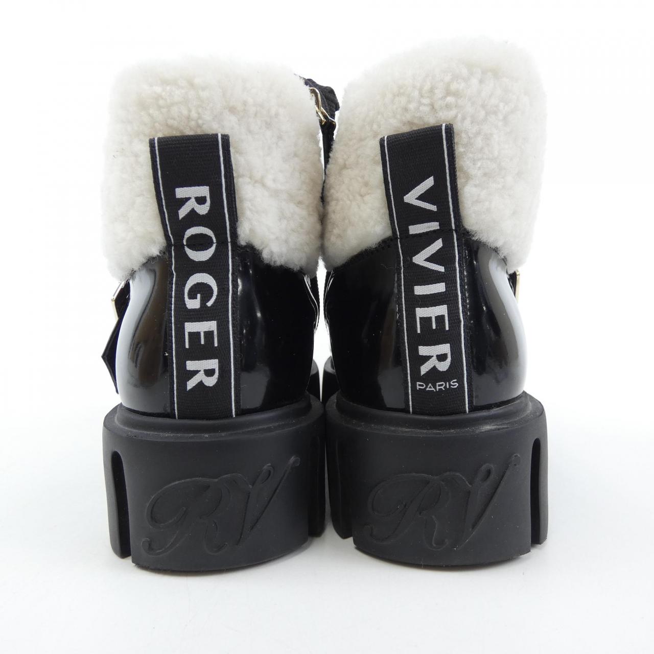 ロジェヴィヴィエ ROGER VIVIER ブーツ