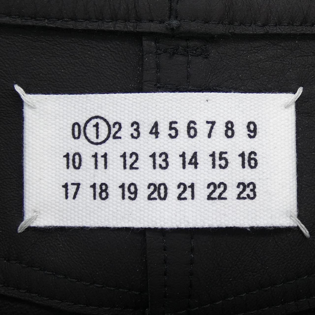 メゾンマルジェラ Maison Margiela 31MU0004X7017 ショートパンツ