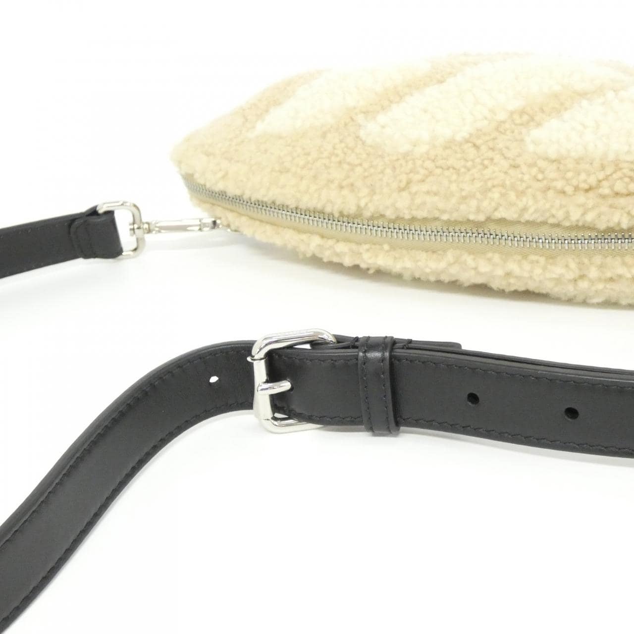 フェンディ 7AS329 APDW ショルダーバッグ