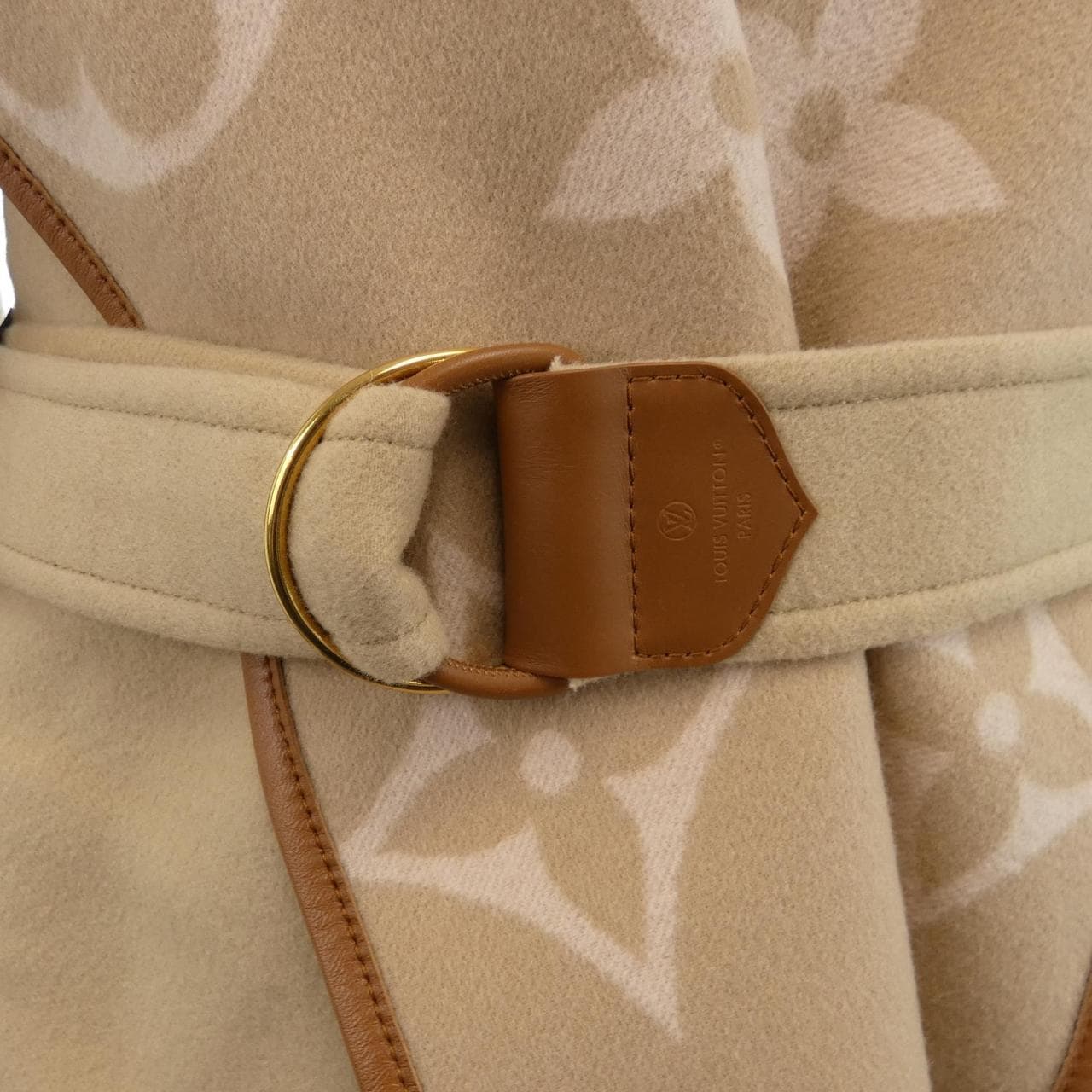 LOUIS VUITTON Vuitton Belted Double-Face Hooded Wrap Coat FMCO05NUV
