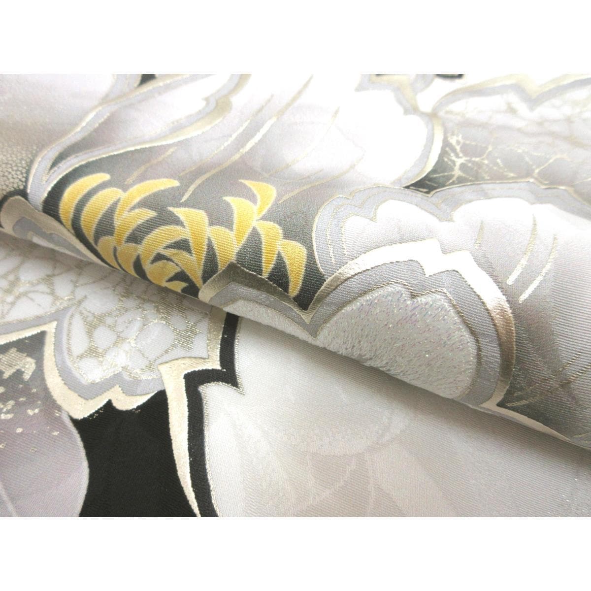 【未使用品】仮縫い　振袖　友禅金彩加工　刺繍入り