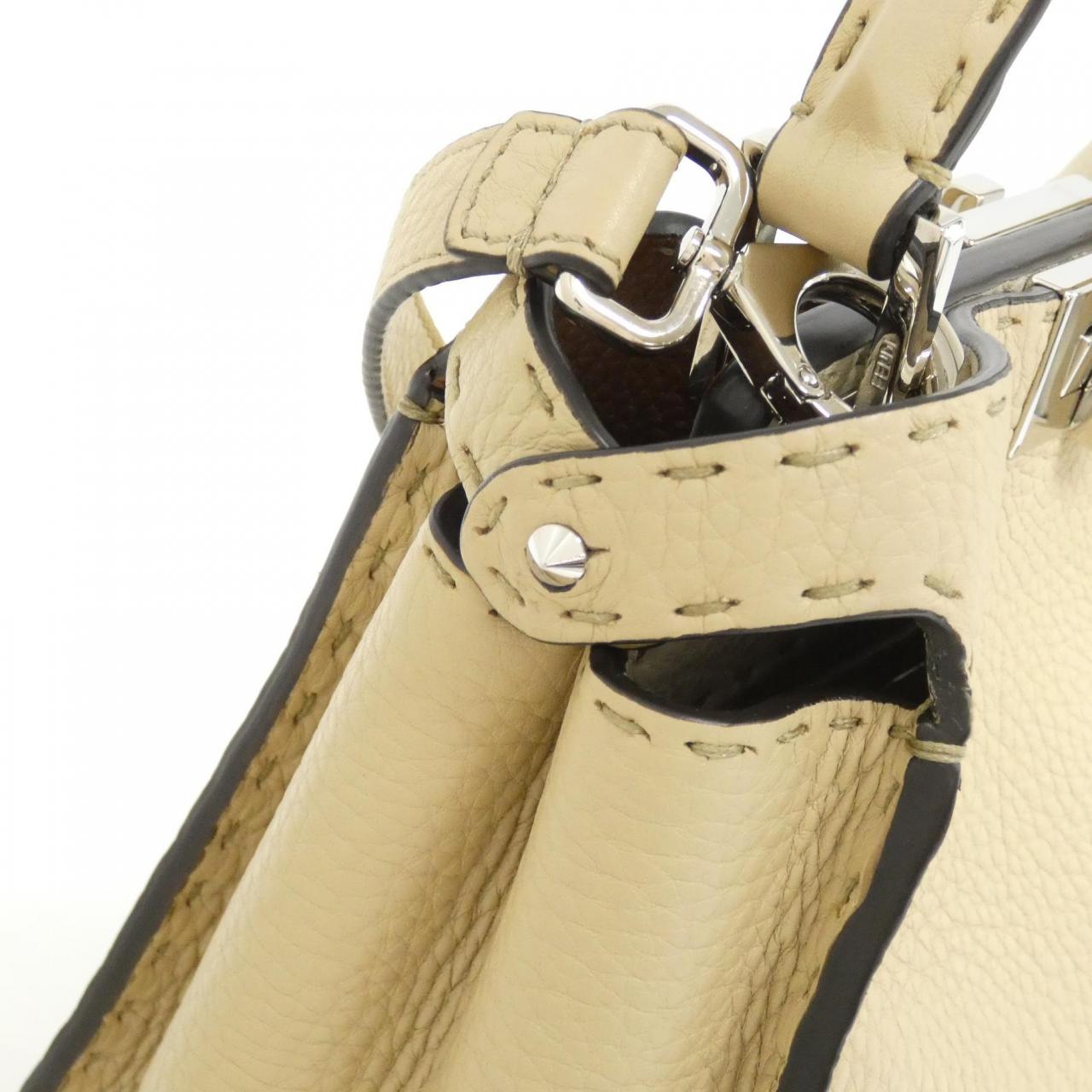 FENDI SELERRIA Peekaboo Essential 8BN302 A7TV 包