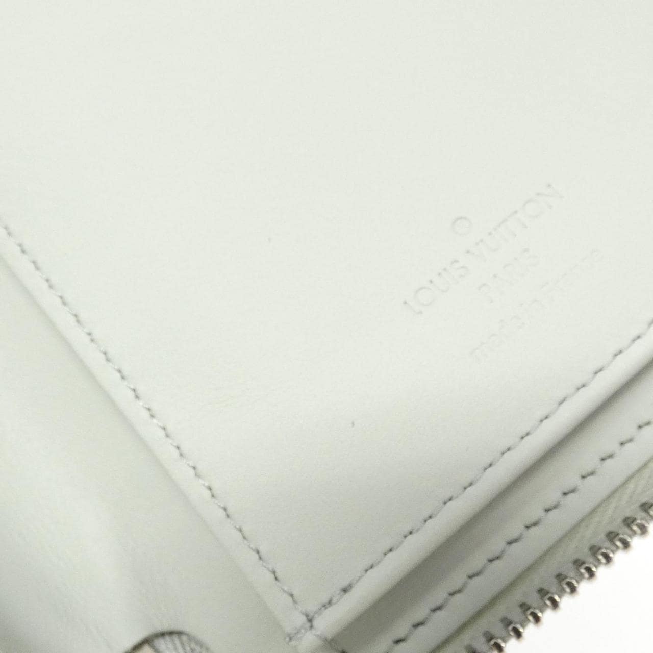 ルイヴィトン トリヨン モノグラム ジッピー ウォレット ヴェルティカル M82597 財布