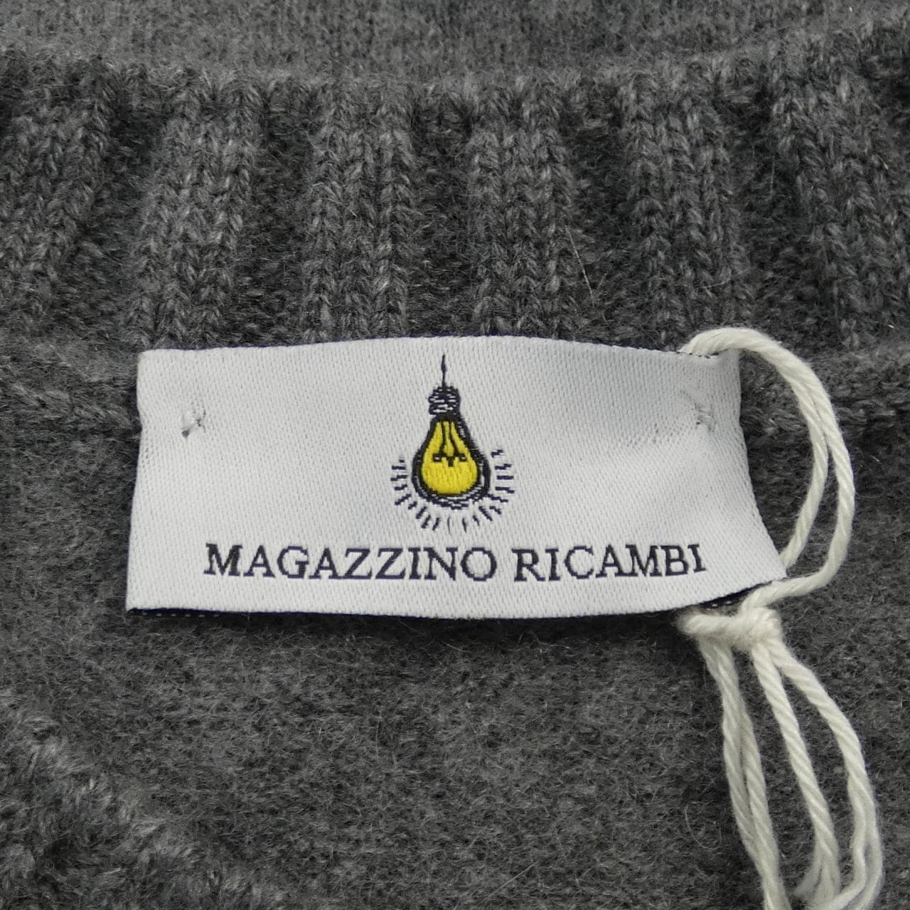 MAGAZZINO RICAMBI ニット