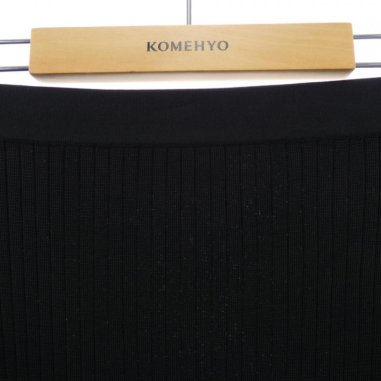 サルヴァトーレフェラガモ SALVATORE FERRAGAMO スカート