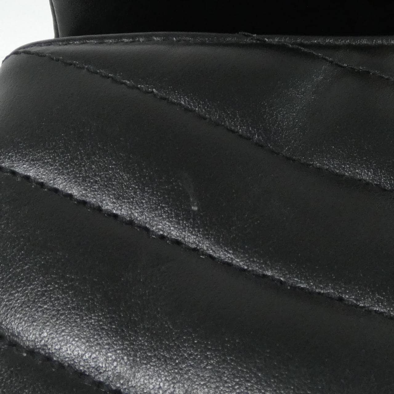 サンローラン ルル トイ バッグ 630951 DV707 ショルダーバッグ