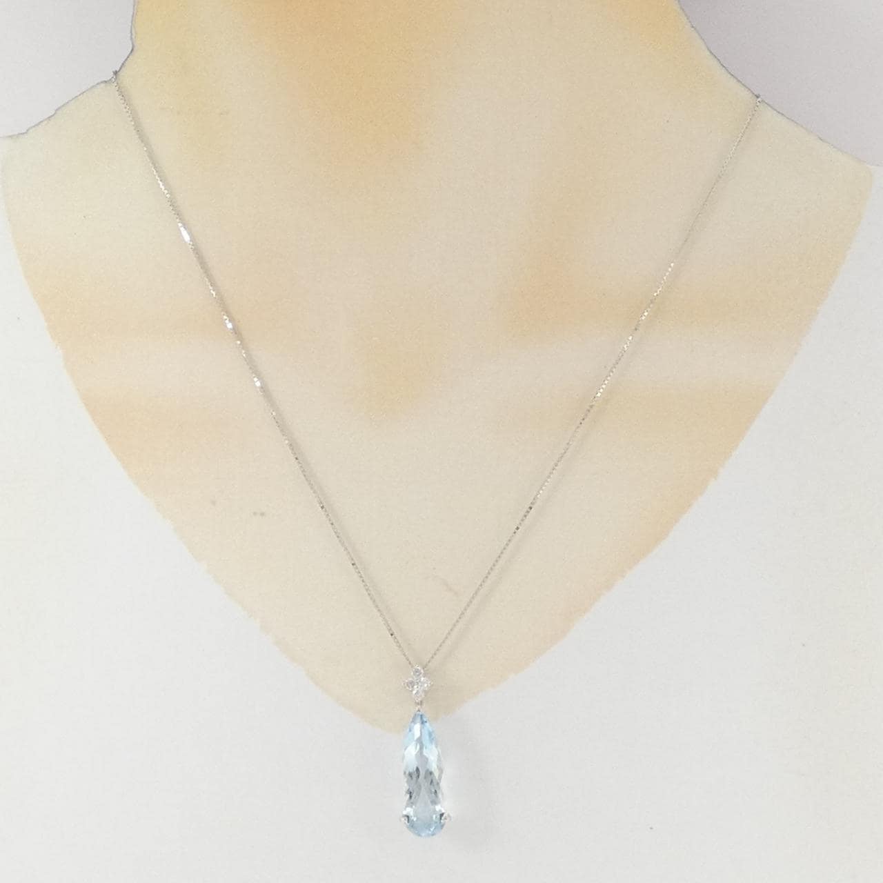 K18WG アクアマリン ネックレス 6.60CT