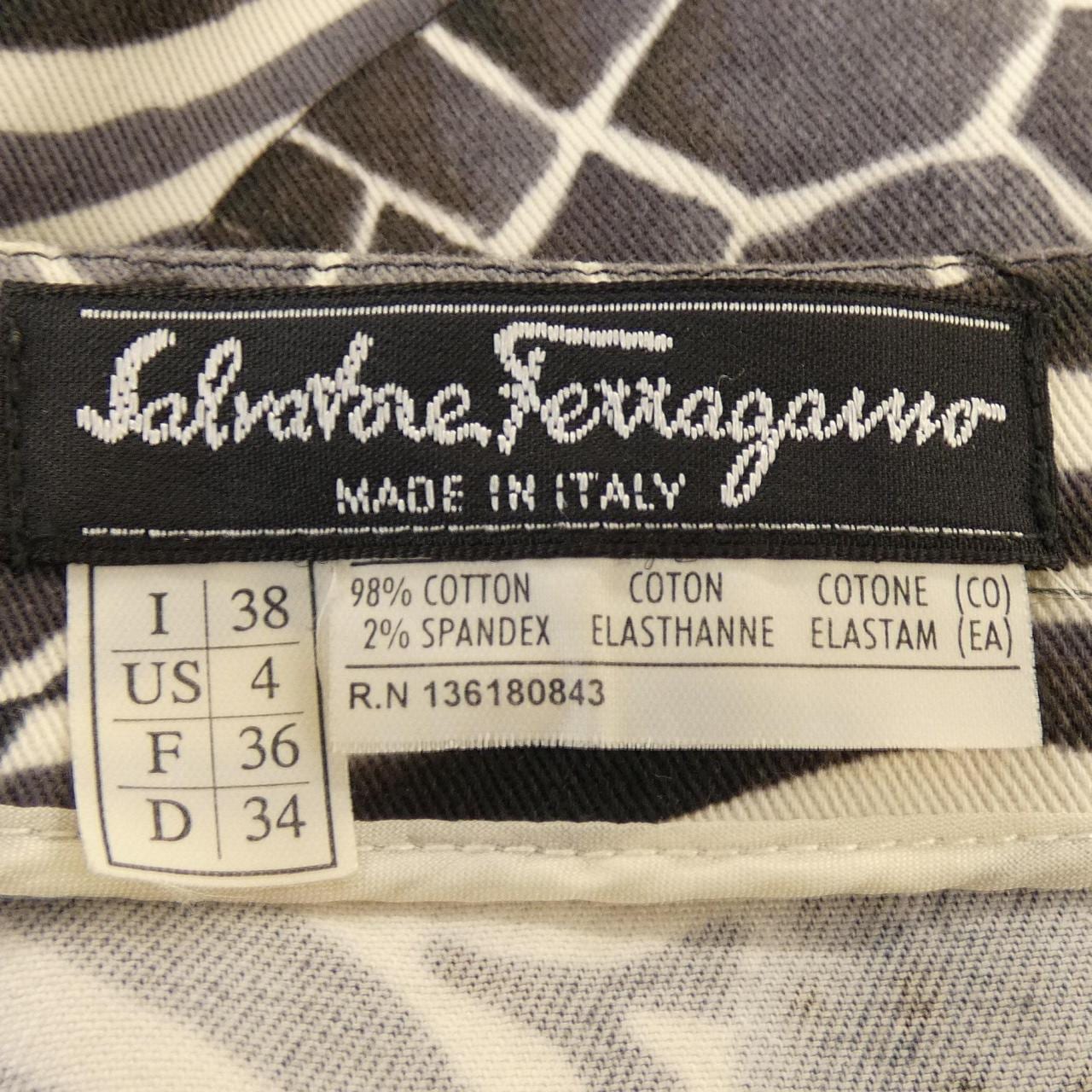 サルヴァトーレフェラガモ SALVATORE FERRAGAMO スカート
