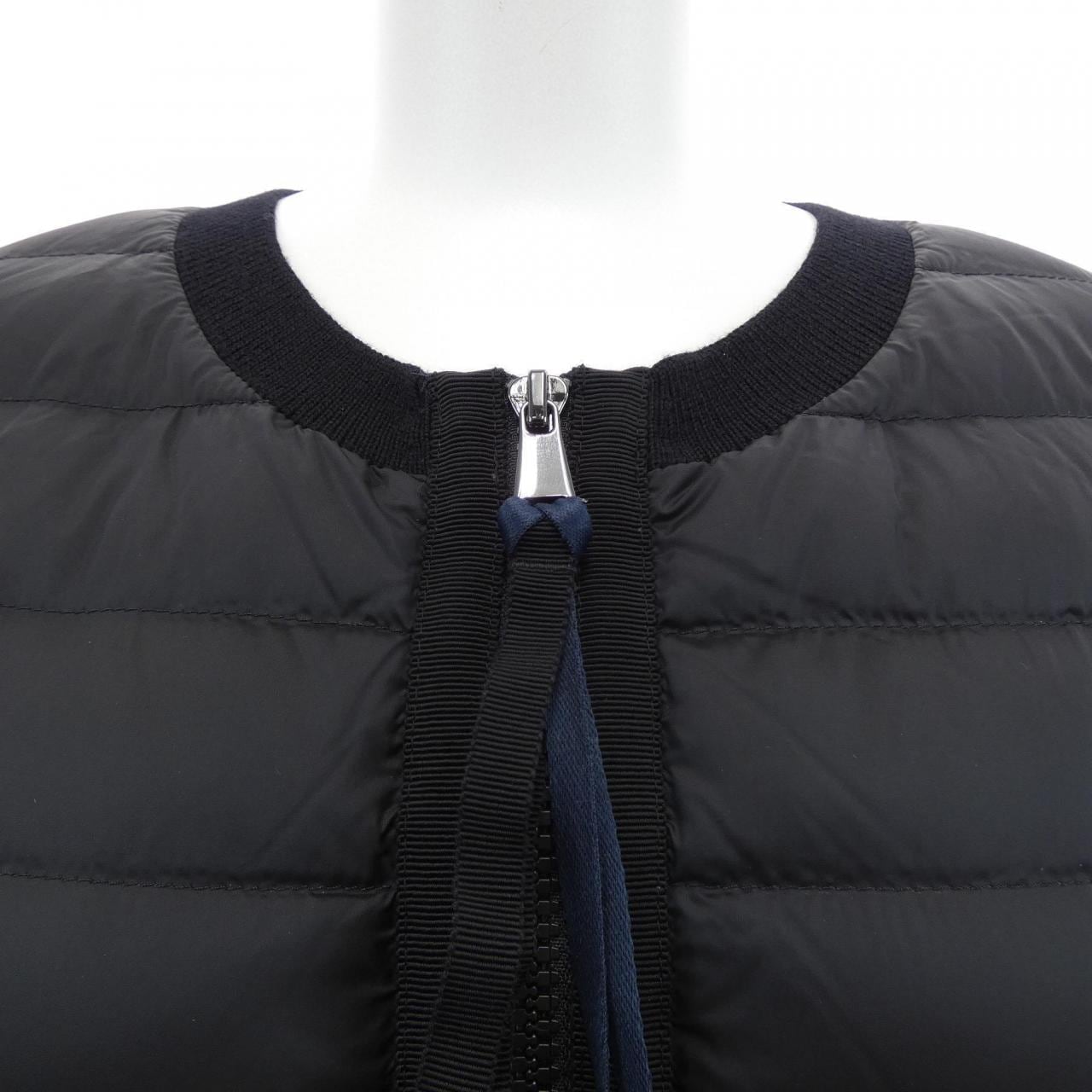 【新品】モンクレール MONCLER 20939B51000 A9018 ダウンジャケット