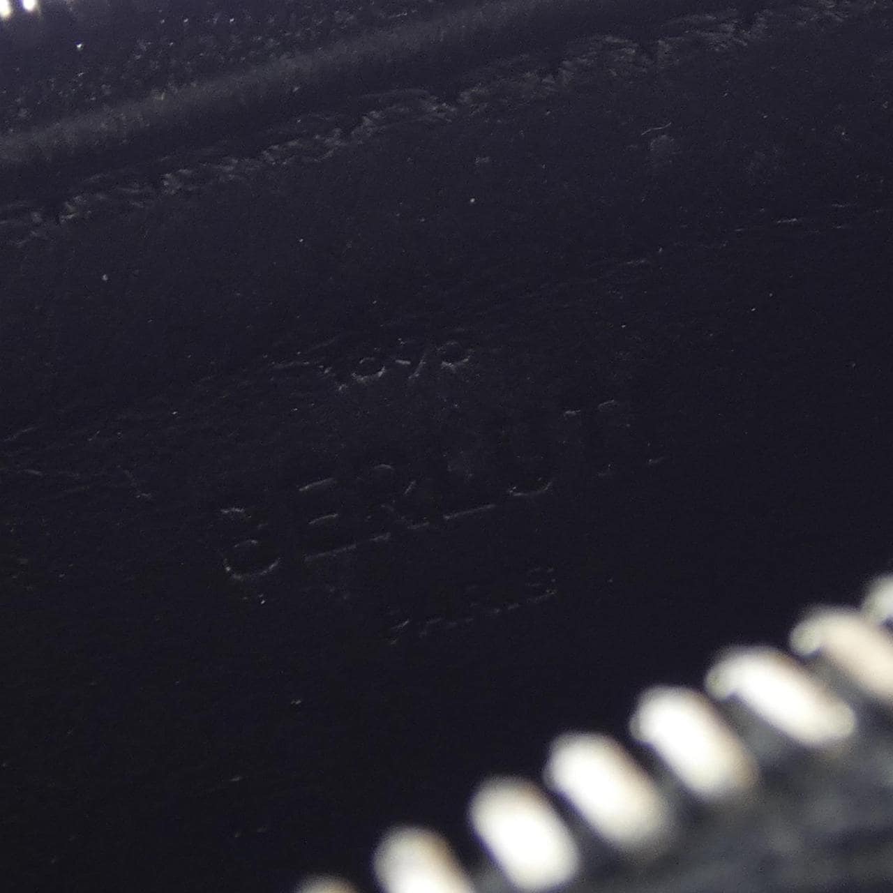 ベルルッティ Berluti コア マキシ スクリットレザーロングジップ CARD CASE